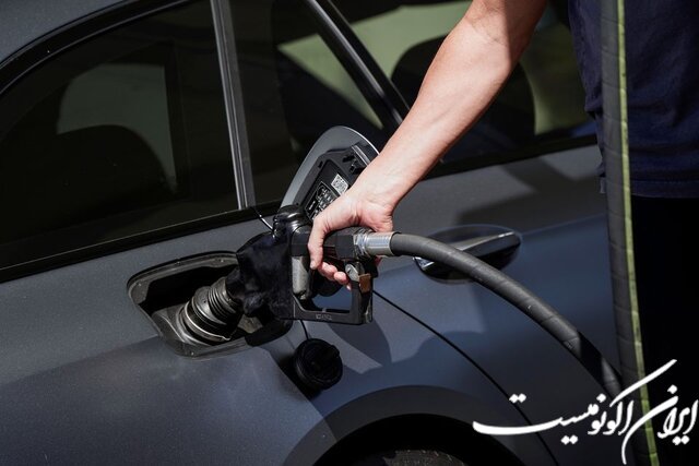قیمت بنزین در آمریکا کاهش یافت